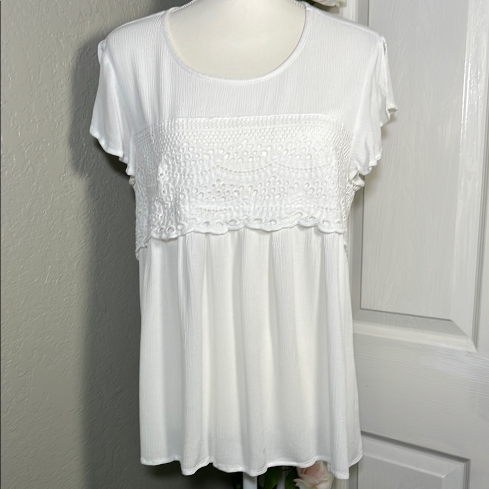 🔥Eyeshadow White Embroidered Blouse with Relaxed Fit